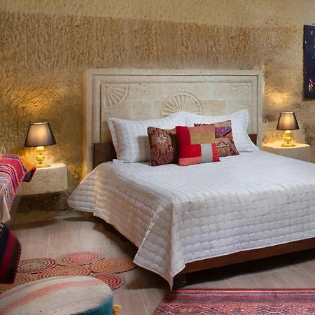 Elpida Cave Hotel