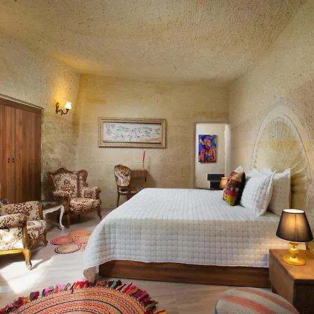 Elpida Cave Hotel *